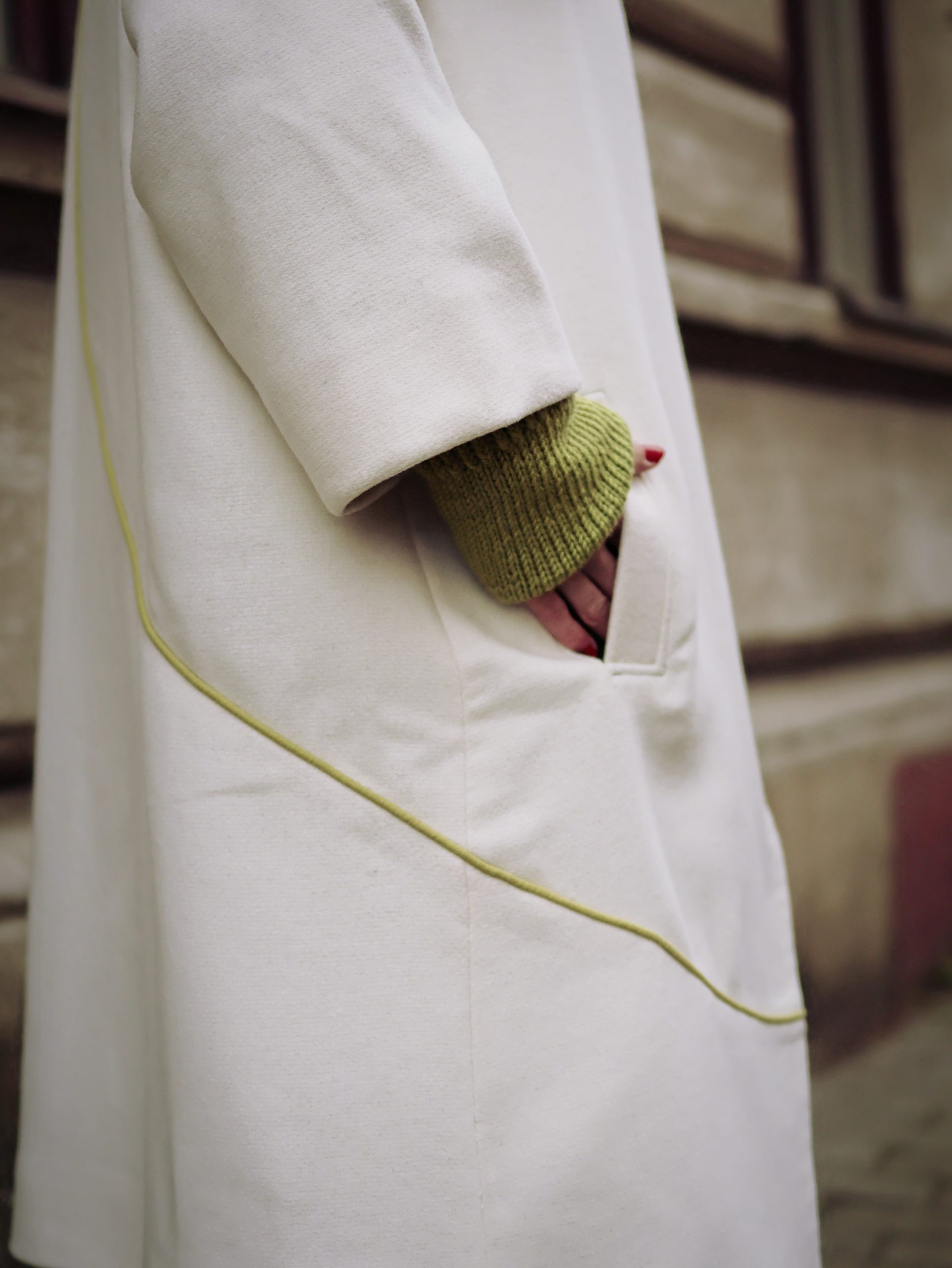 kabát s náplety bílozelený5