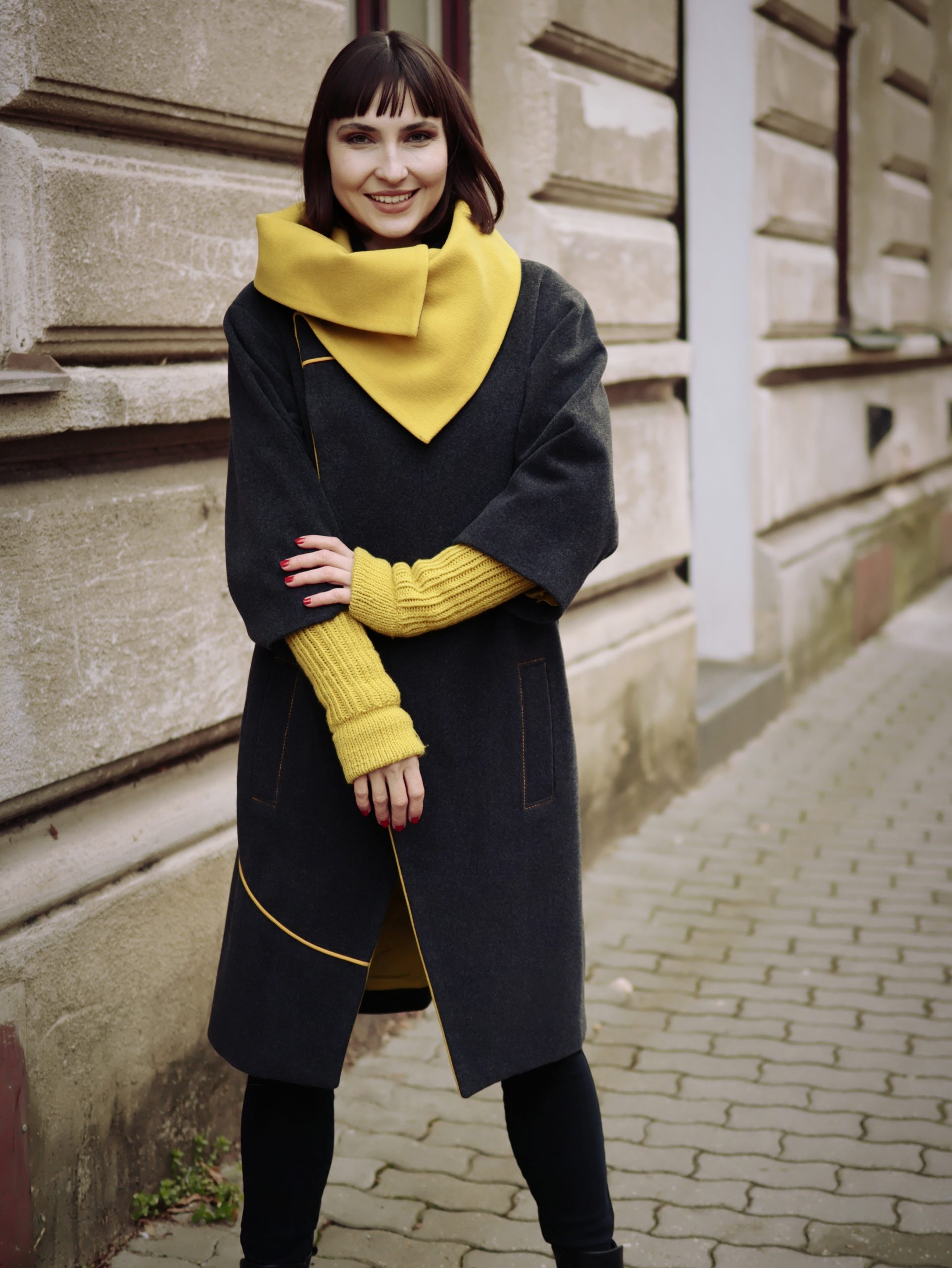 kabát s náplety černožlutý1