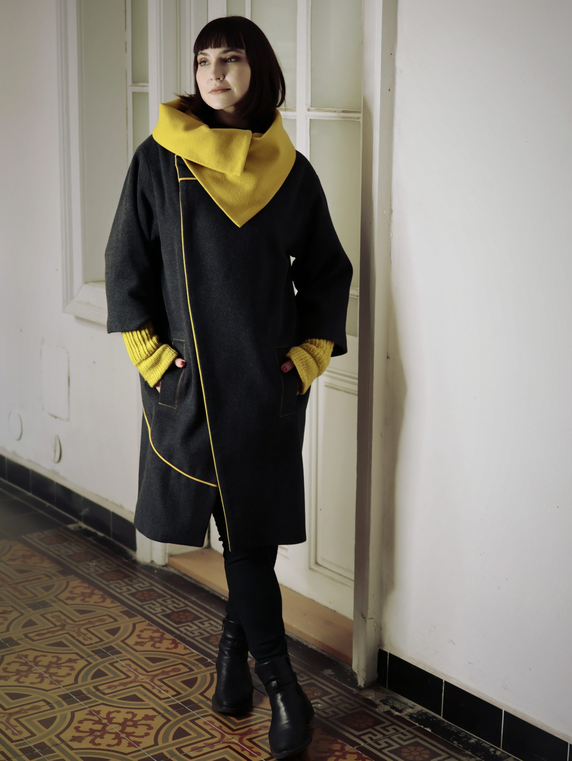 kabát s náplety černožlutý3