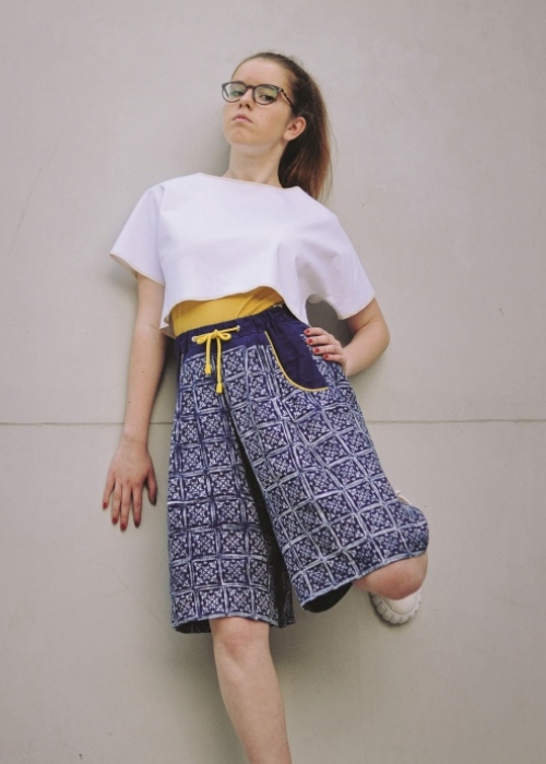 Kraťasy modrobílé s vysokým pasem