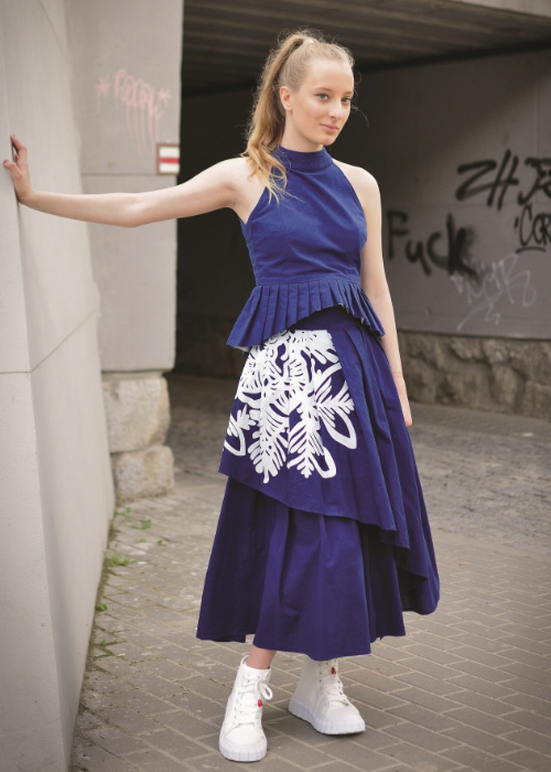 Sukně modrá s bílým tiskem