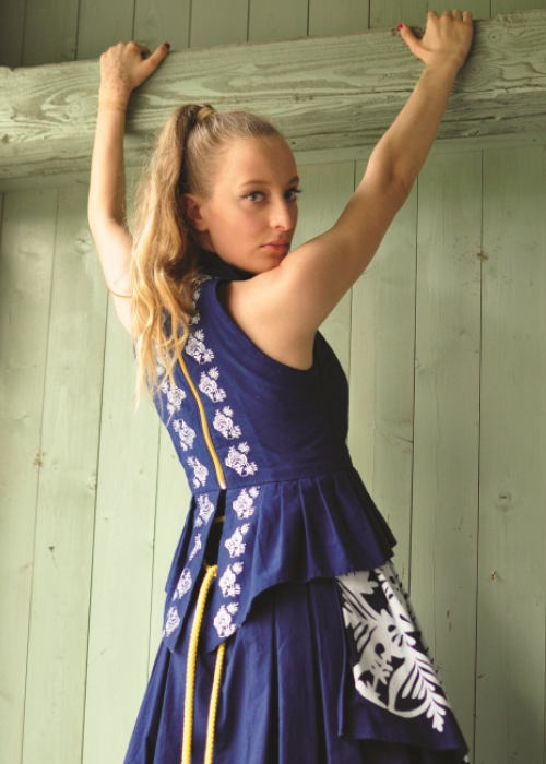 Top modrý s bílým tiskem